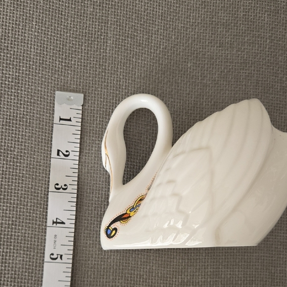 Royal Tara Ireland White Swan Fine Bone China Vase with Gold Accents Handmade - Picture 3 of 11